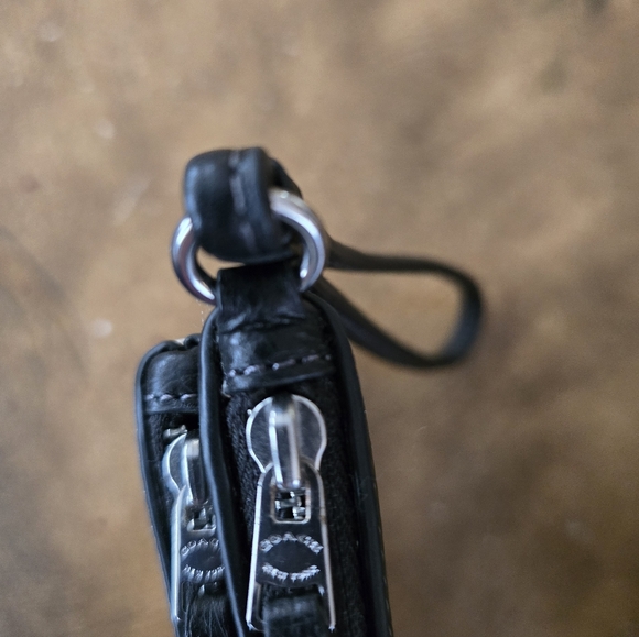 Coach Like New CF447 Contrast Double Zip Wallet Wristlet Chalk White & Black - Picture 12 of 12